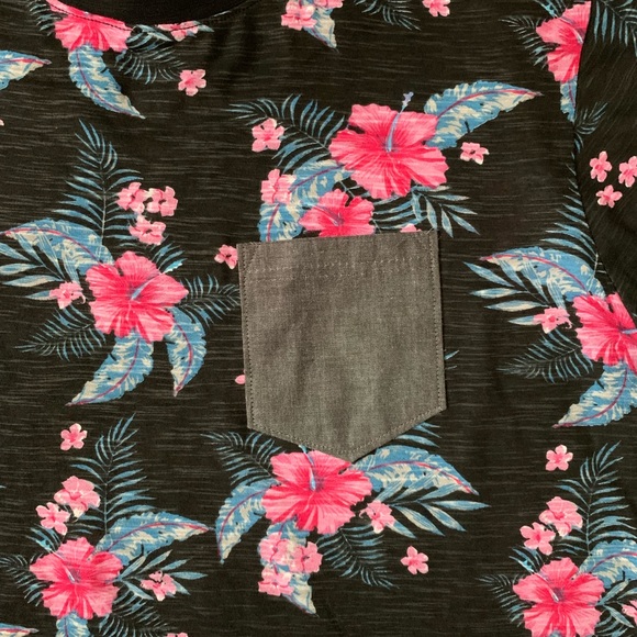 Floral Print T-shirt - Picture 2 of 2